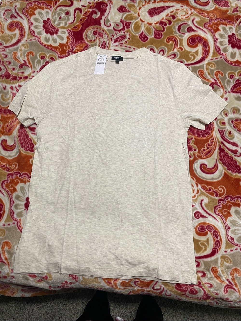 Express Light Cream Short Sleeve Tee